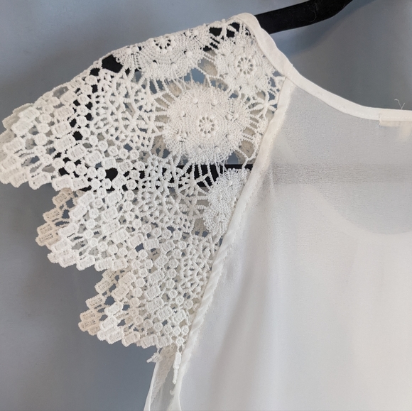 NWT andthewhy Lace Embroidered Sleeves White Sheer Top SZ Large Very 😍 - Picture 4 of 8